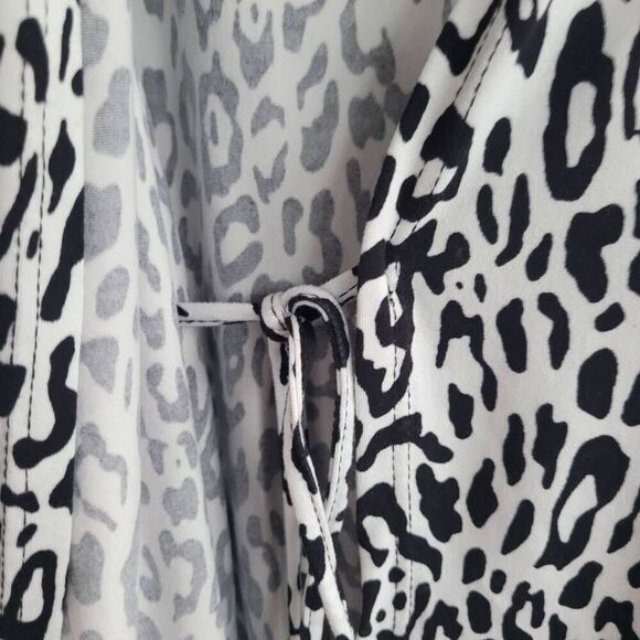 black & white leopard print robe shorter length y2k inspired maximalist cozy lou - Picture 4 of 7